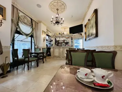 Royal Hotel