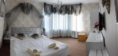 ANTIQUES & GOLD Boutique Guesthouse