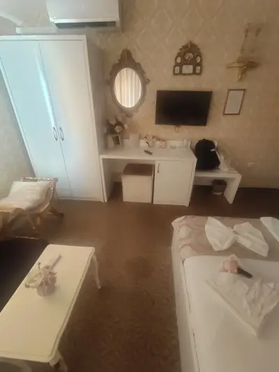 ANTIQUES & GOLD Boutique Guesthouse