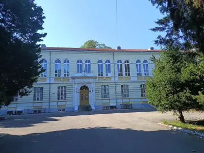 Английска гимназия „Гео Милев“
