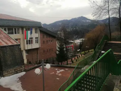 Средно училище „Отец Паисий“