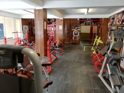 Musclemen фитнес зала Девин