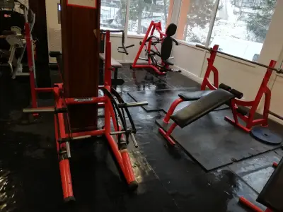 Musclemen фитнес зала Девин
