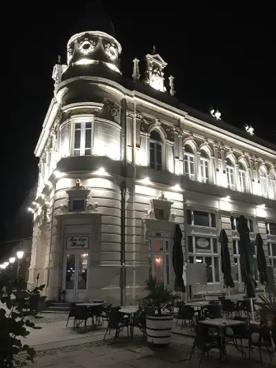 Арт-кафе Театър