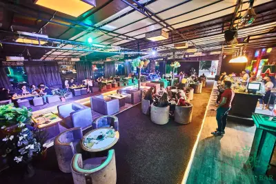 P.R. Cocktail Bar (Пиар)