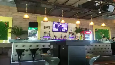P.R. Cocktail Bar (Пиар)