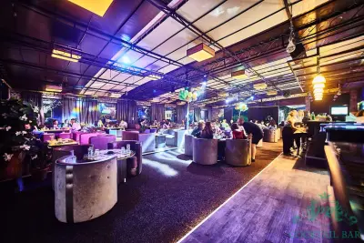 P.R. Cocktail Bar (Пиар)