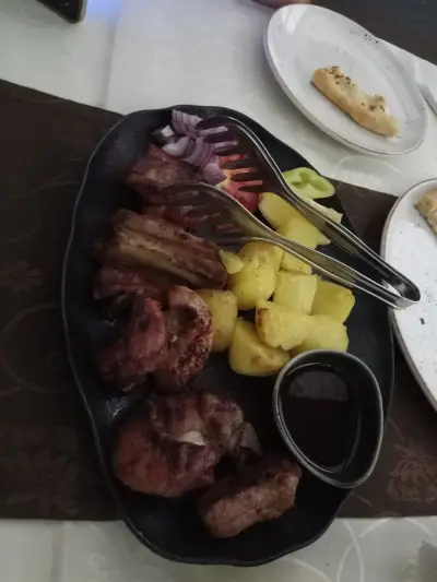 Зеленият Хълм Ресторант