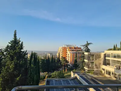 Green Hill Hotel