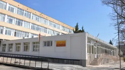 Основно училище "Черноризец Храбър"