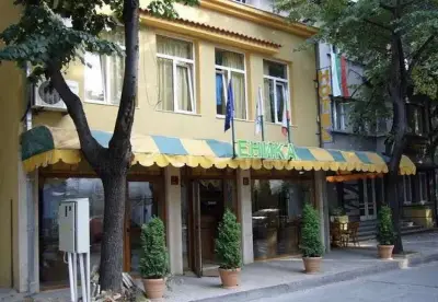 Еника