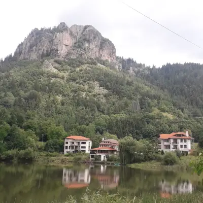 Вила на Езерото