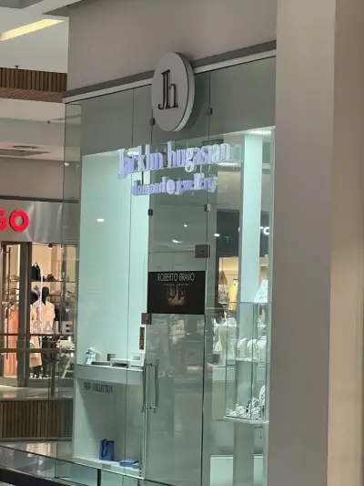 Jacklin hugasian Diamond & Jewellery Center