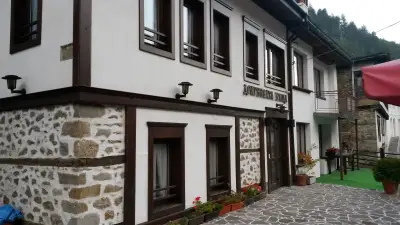 Хотел-ресторант "Драгневата къща"