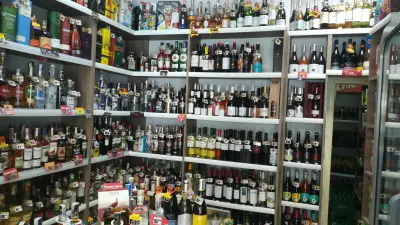 Go Shop Магазин, предлагащ IQOS устройства Liquor & Tabacco Store
