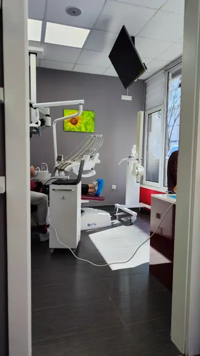Дентален център Teeth | Д-р Семов