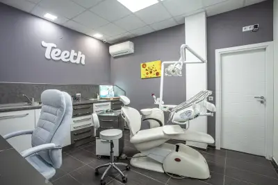 Дентален център Teeth | Д-р Семов