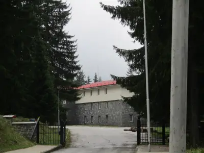 Почивна база "Орлица"