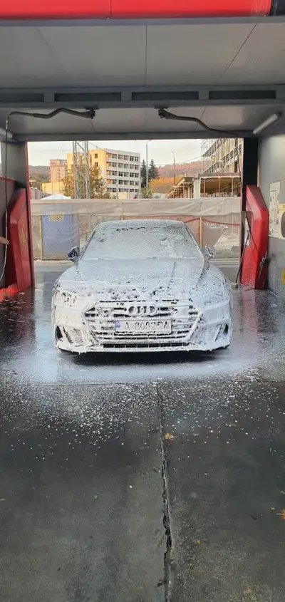 Автомивка Bubbles Car Wash