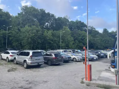 Golden Wash - Golden Sands - Car Parking