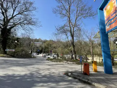 Golden Wash - Golden Sands - Car Parking