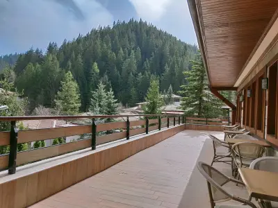 Shiroka Laka Hotel