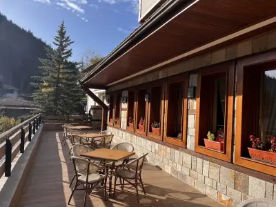 Shiroka Laka Hotel