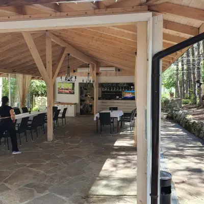 Forest Food House