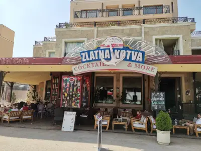 Seven Café