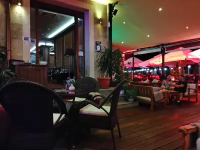 Seven Café