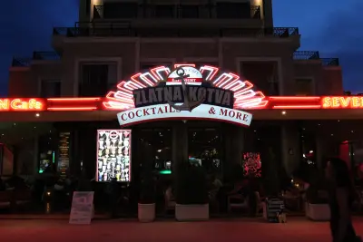 Seven Café