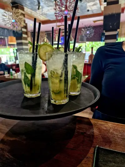 Gossip Bar Max