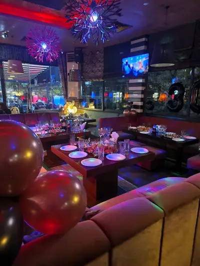 Gossip Bar Max