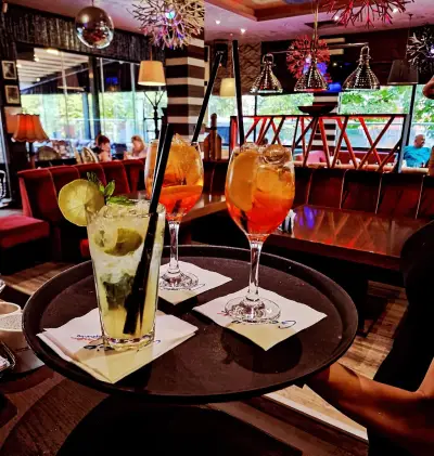 Gossip Bar Max