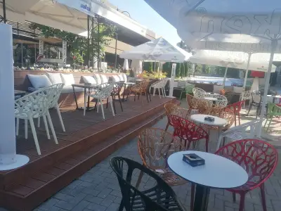 Бар де руж