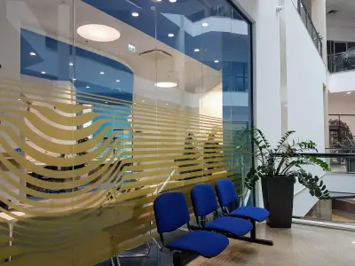 ОББ клон Варна/Бриз - ипотечен център, бизнес център за клиенти с оборот до и над 1 млн. евро