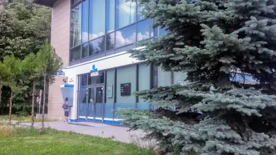 ОББ клон Варна/Бриз - ипотечен център, бизнес център за клиенти с оборот до и над 1 млн. евро
