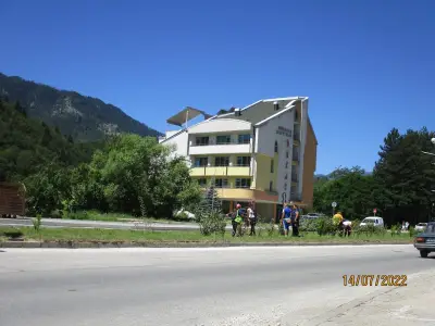 Хотел Дикас