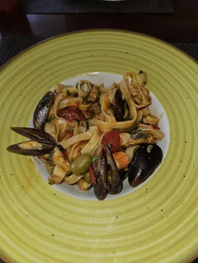 Flora Bar & Food