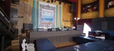 Клуб “Модерен театър”