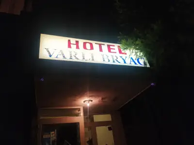 Hotel Varly Bryag