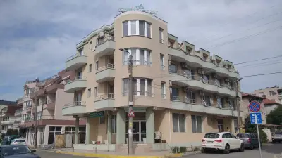 Family Hotel Lazuren Briag