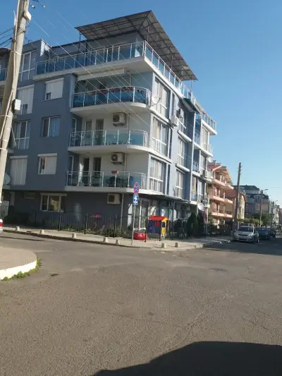 Family Hotel Lazuren Briag