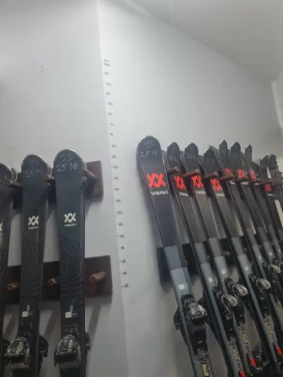 Yanakiev Ski And Snowboard School