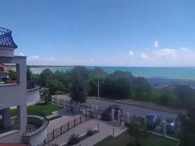 Хотел Бриз