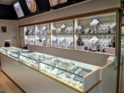 Roberto Bravo by Kustevi Jewellery House