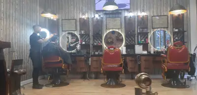 Barbershop Billionaire's club Center