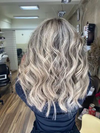 Ваня Хубекова - фризьор Vanya Hubekova - hairstylist
