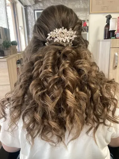 Ваня Хубекова - фризьор Vanya Hubekova - hairstylist