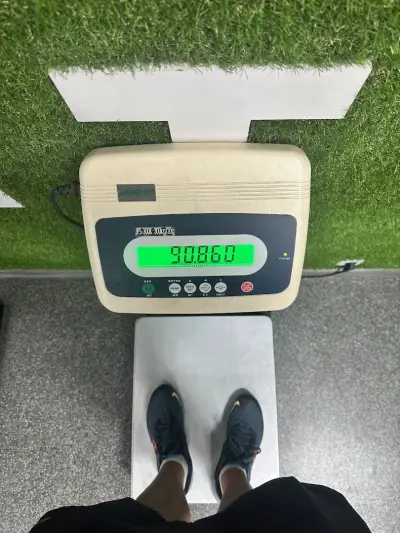 Фитнес център Mega Gym